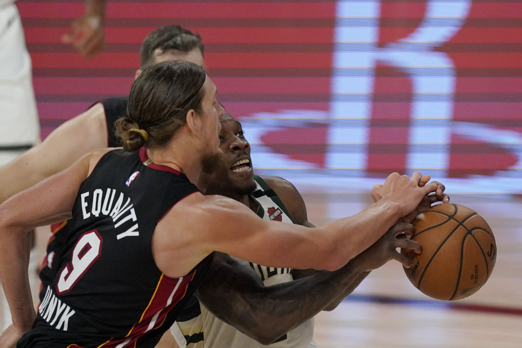 Heat 103, Bucks 94